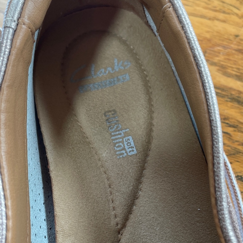 CLARKS ARBOR OPAL LEATHER BOAT SHOE
SIZE 9.5 - Picture 4 of 12